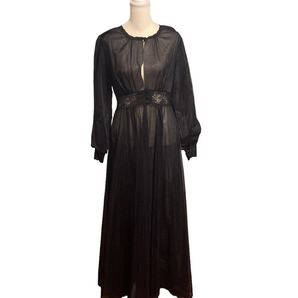 Other - VINTAGE sheer lace nightgown with matching robe